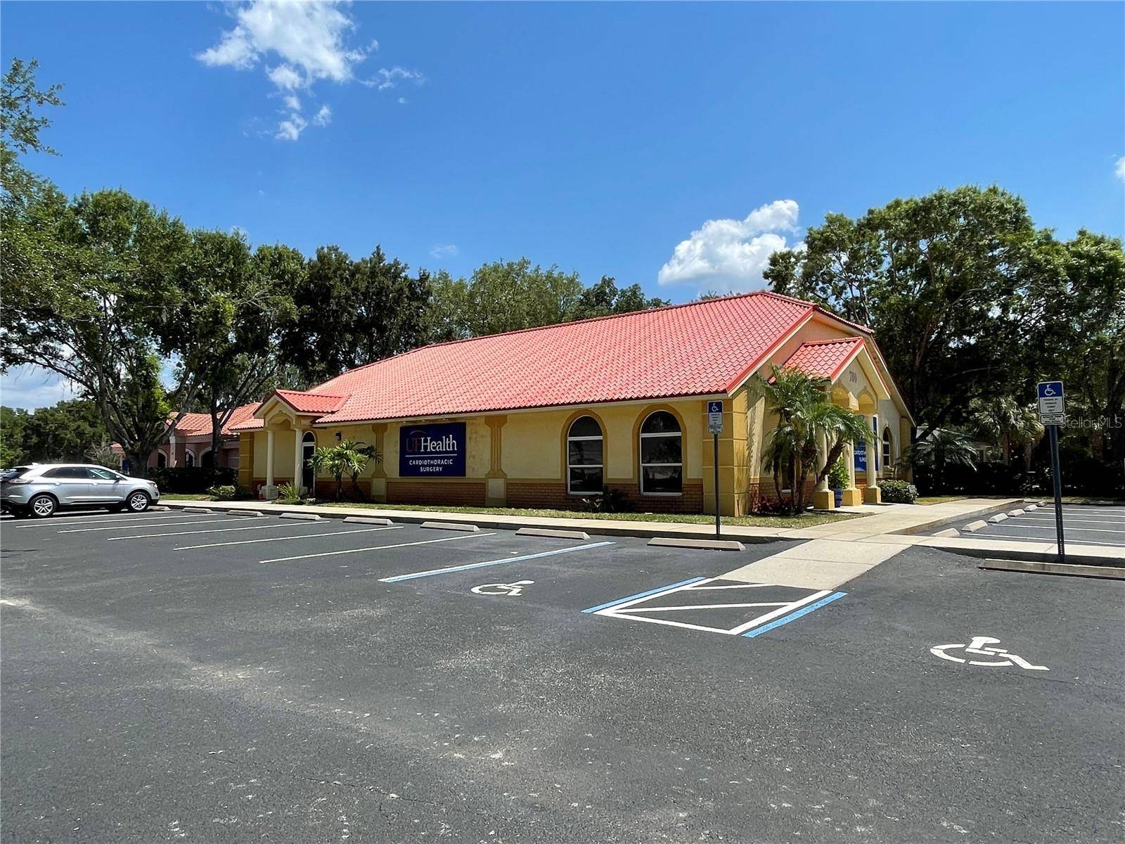 700 DOCTORS CT, Leesburg, FL 34748