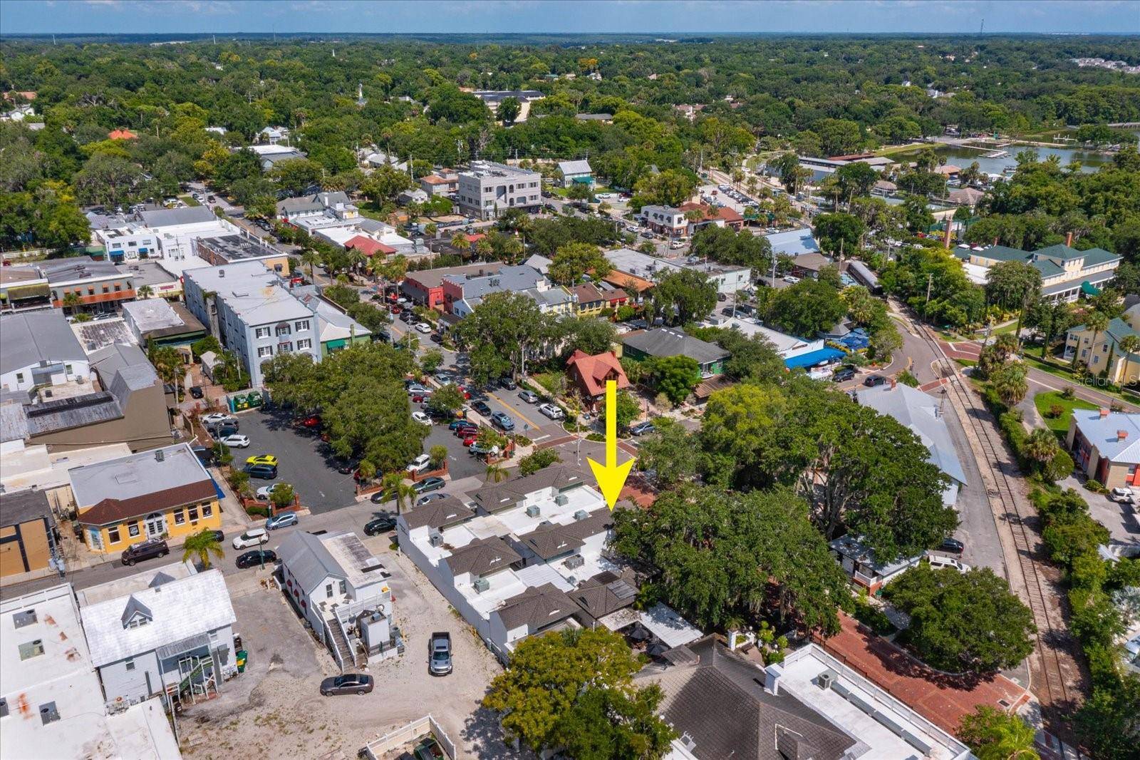 237 W 4TH AVE #2, Mount Dora, FL 32757