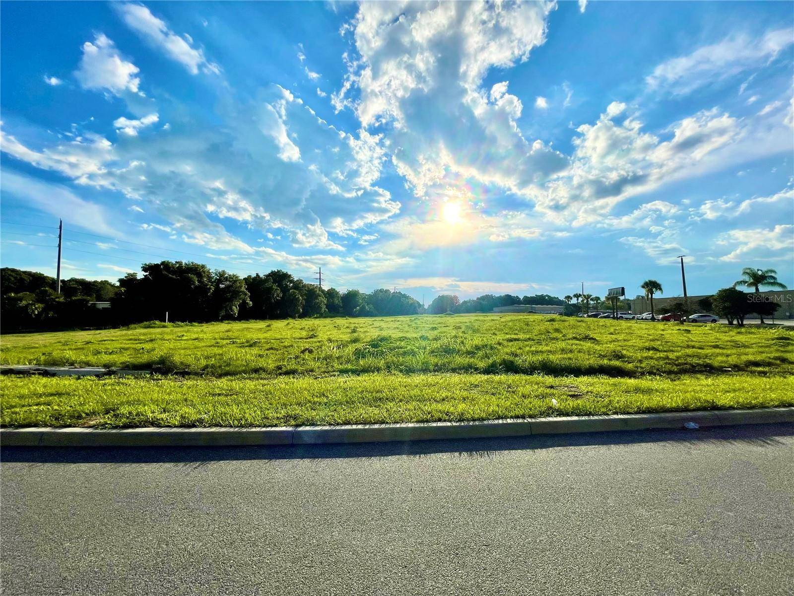729 N 14TH ST / US HWY 27, Leesburg, FL 34748