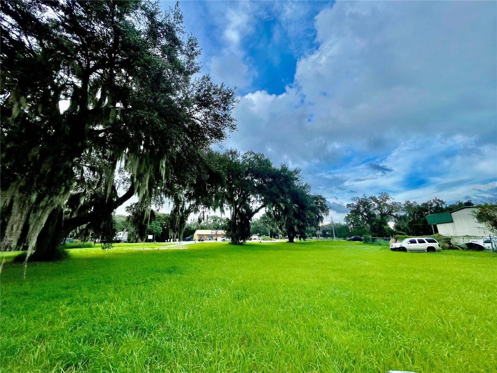 2409 MONTCLAIR RD, Leesburg, FL 34748