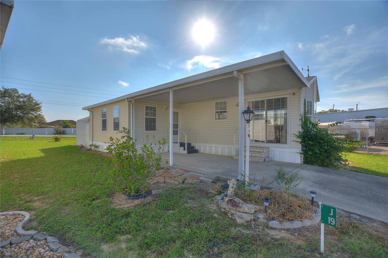 251 PATTERSON RD #J19, Haines City, FL 33844