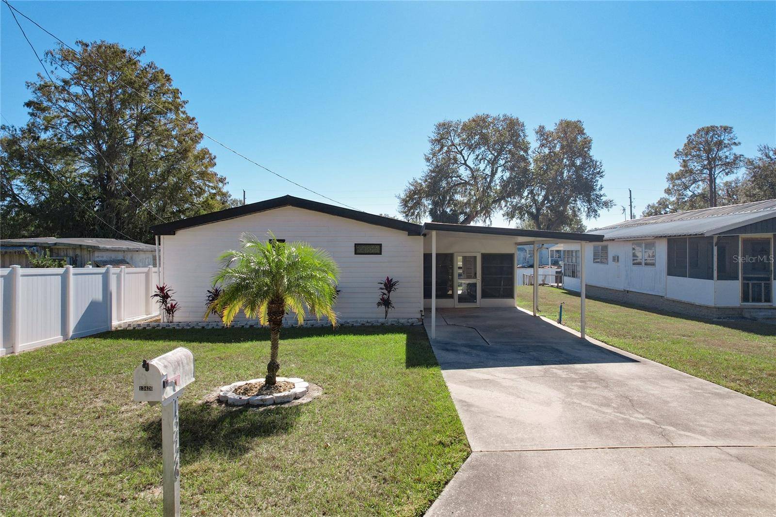 13426 PALM DR, Astatula, FL 34705