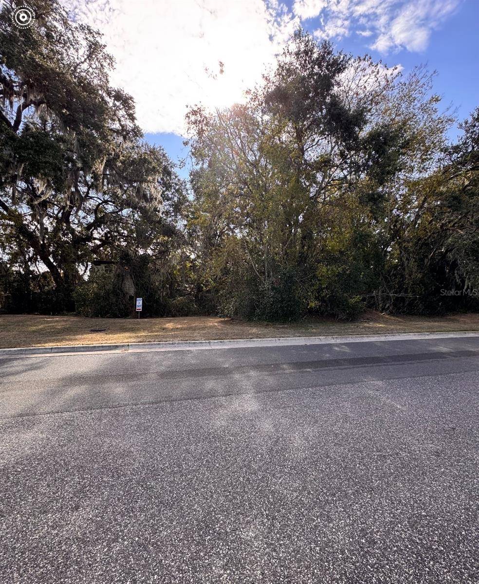 OAK ST, Lady Lake, FL 32159