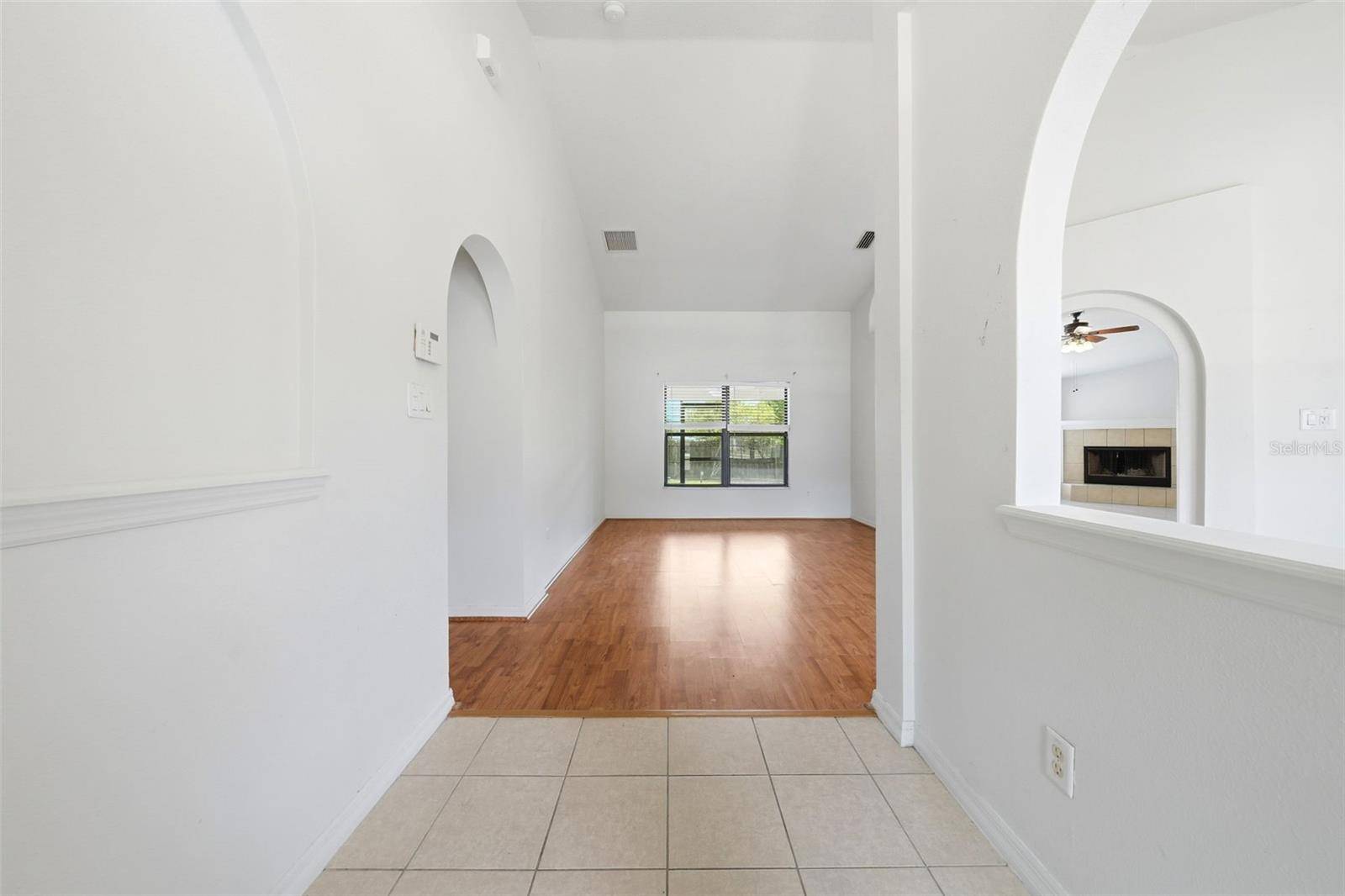 36341 GRAND ISLAND OAKS CIR, Grand Island, FL 32735