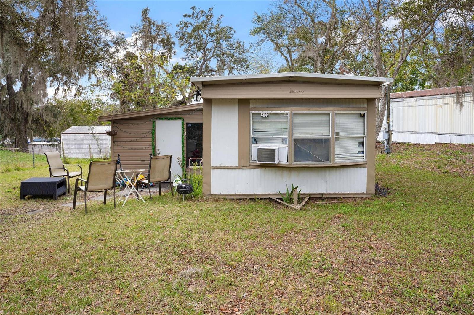 2107 HIALEAH AVE, Leesburg, FL 34748