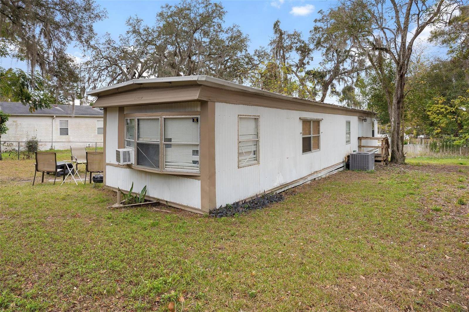 2107 HIALEAH AVE, Leesburg, FL 34748