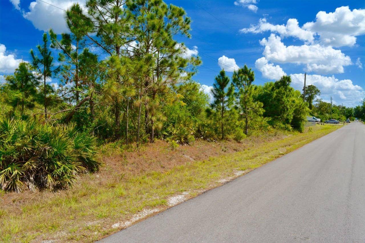 1510 PINE AVE, Lehigh Acres, FL 33972