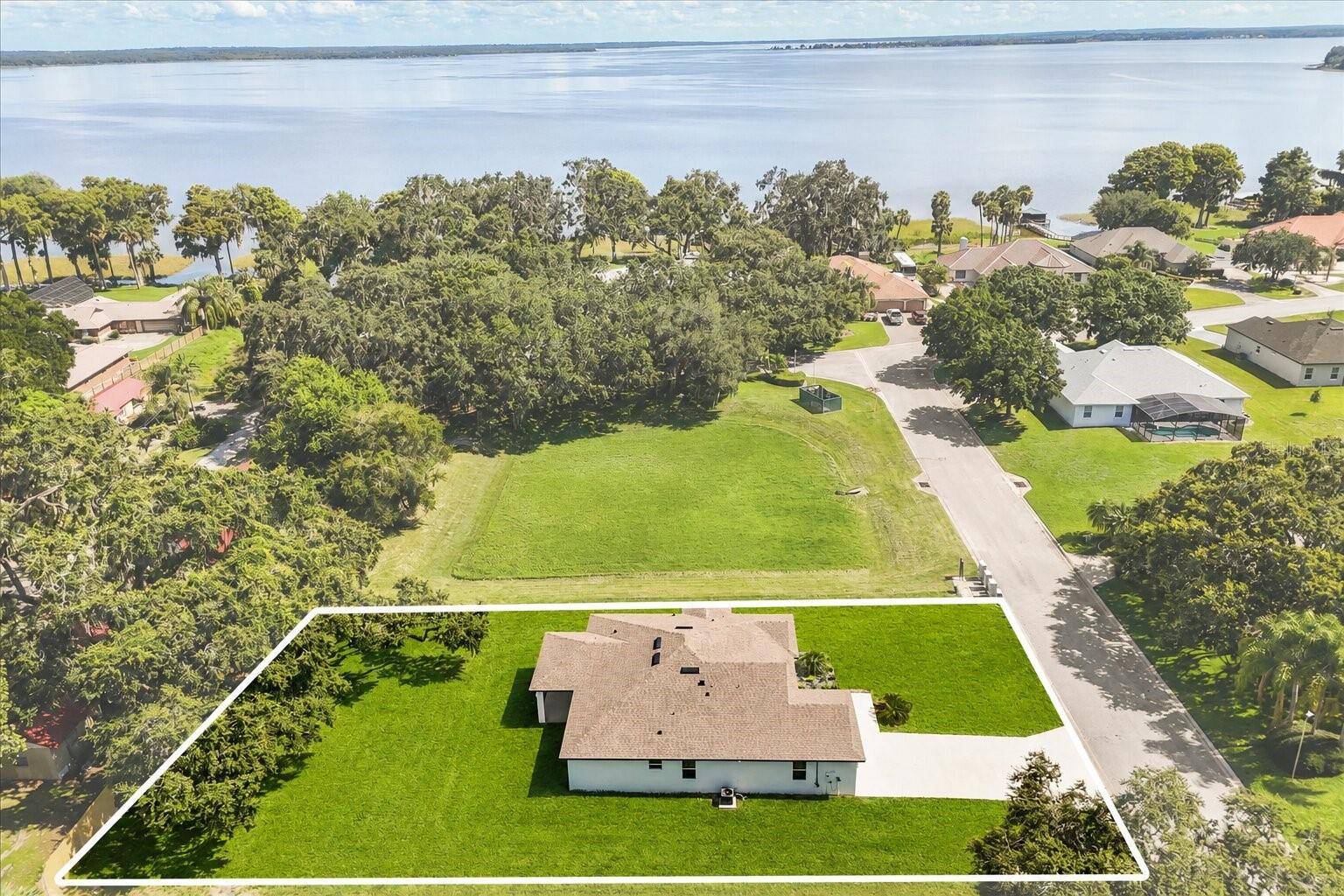 321 WATER SHORE DR, Leesburg, FL 34748