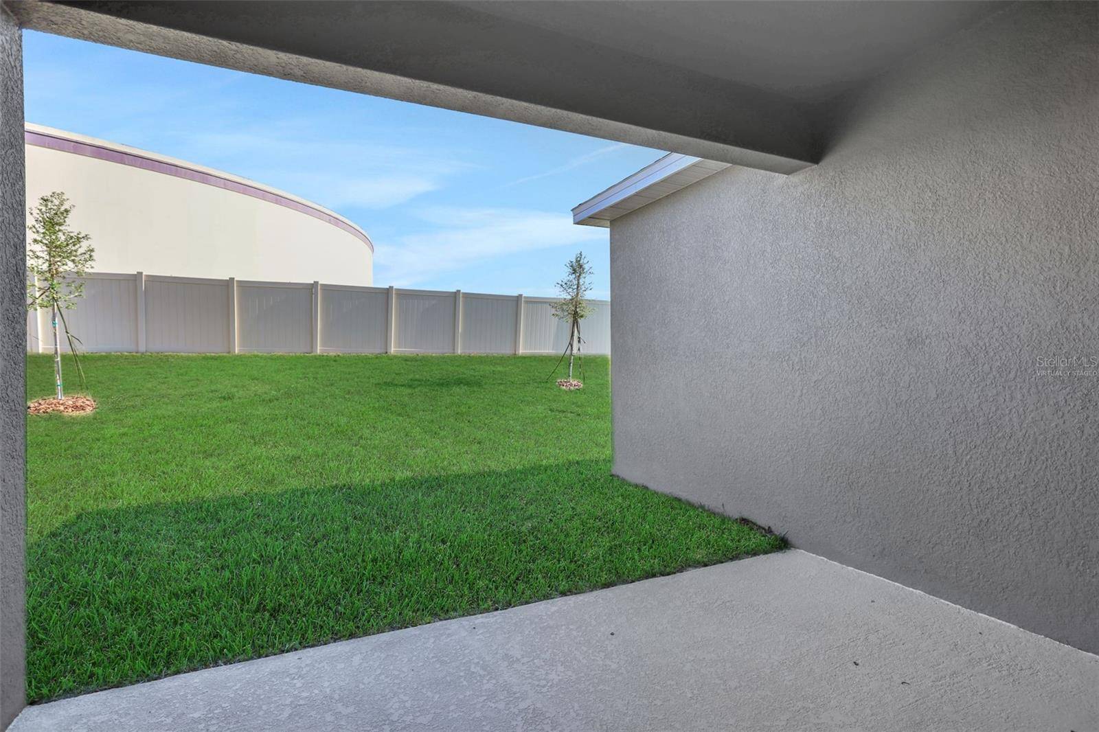 2866 SUPERMARINE RD, Tavares, FL 32778