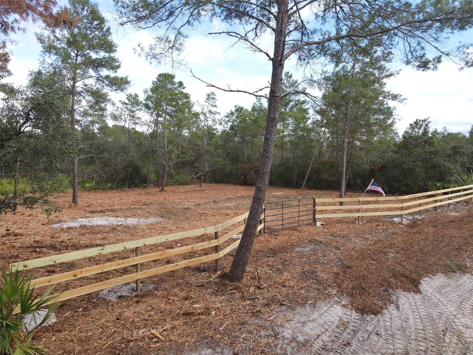 KENTUCKY ST, Paisley, FL 32767