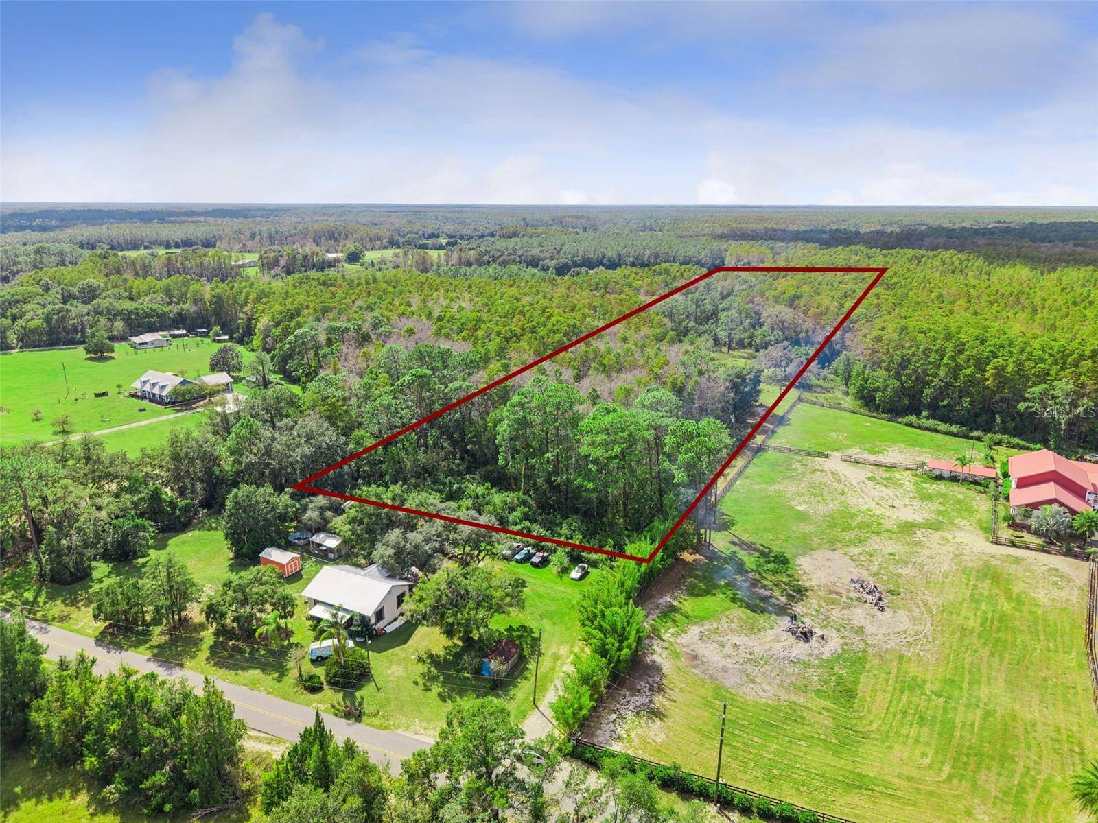 8449 BAY LAKE RD, Groveland, FL 34736