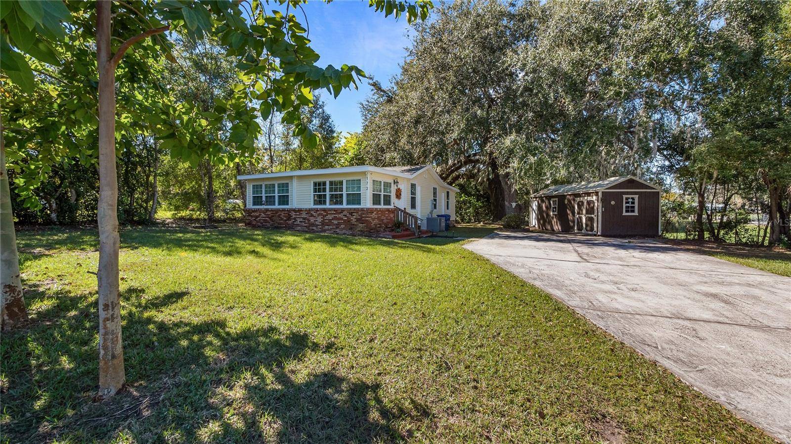 172 S VIRGINIA AVE, Center Hill, FL 33514