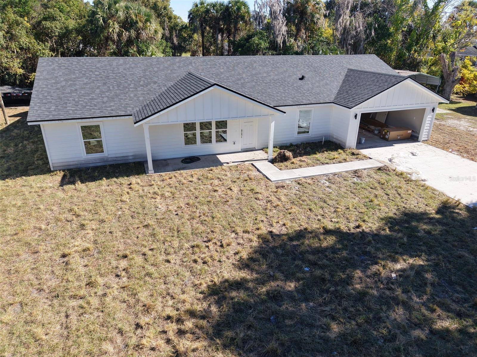 101 YAWN AVE, Interlachen, FL 32148