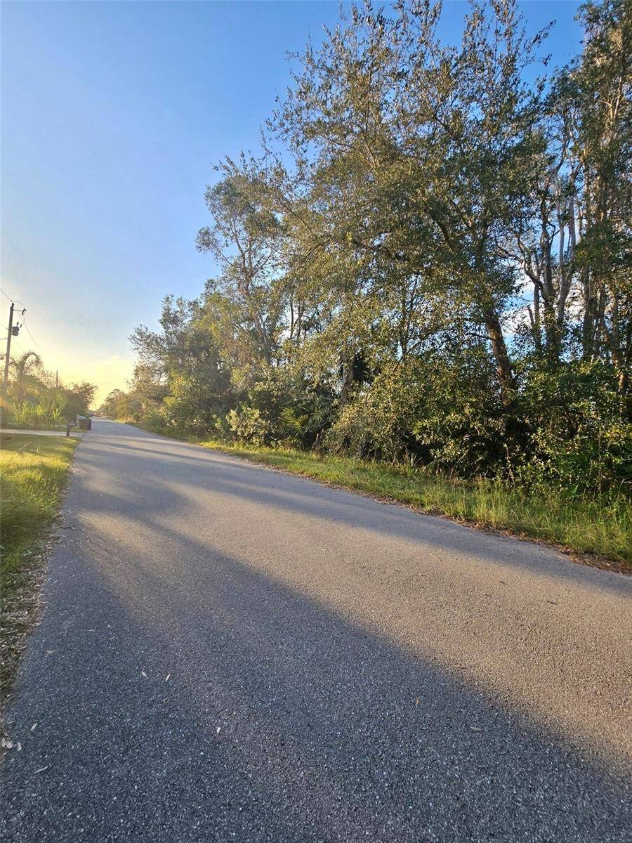 3402 39TH ST SW, Lehigh Acres, FL 33976