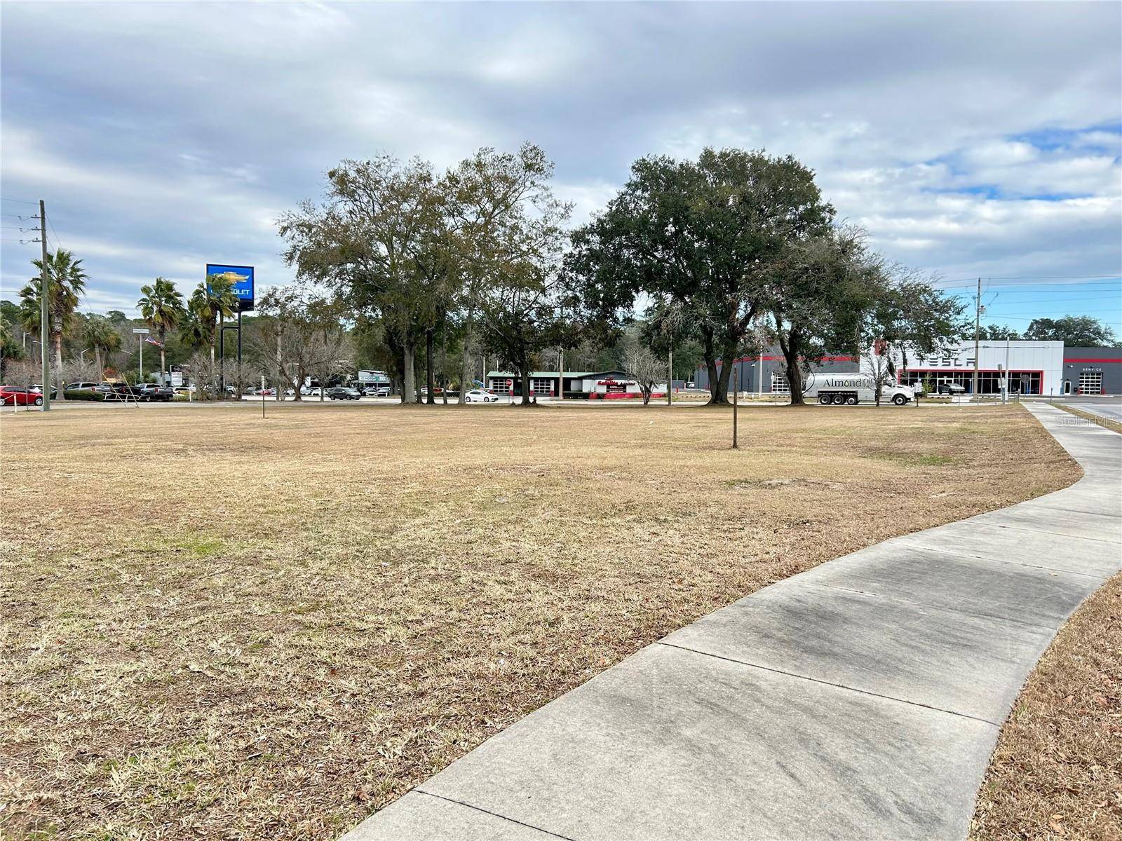 2550 N MAIN ST, Gainesville, FL 32609