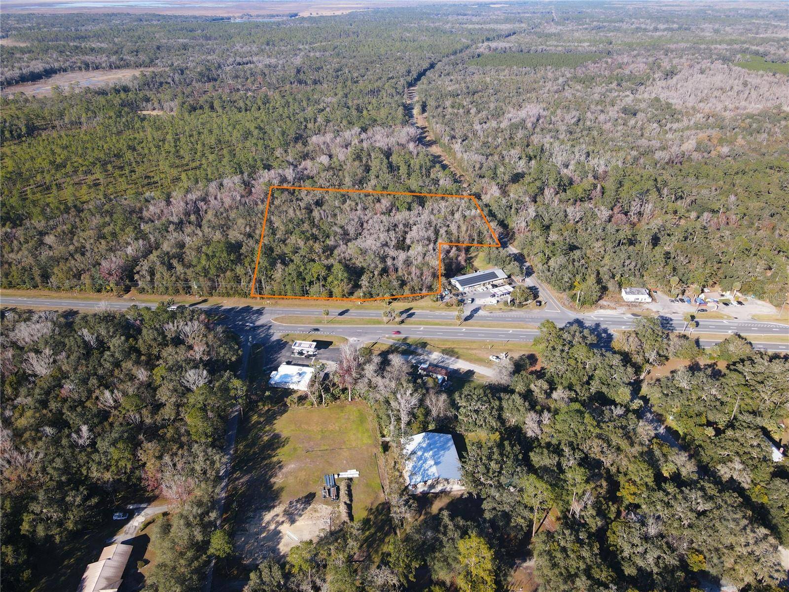 102 NE HIGHWAY 441, Micanopy, FL 32667