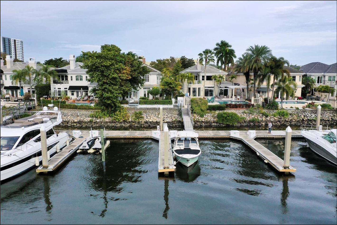 60 MARINER WAY #60, Tampa, FL 33602