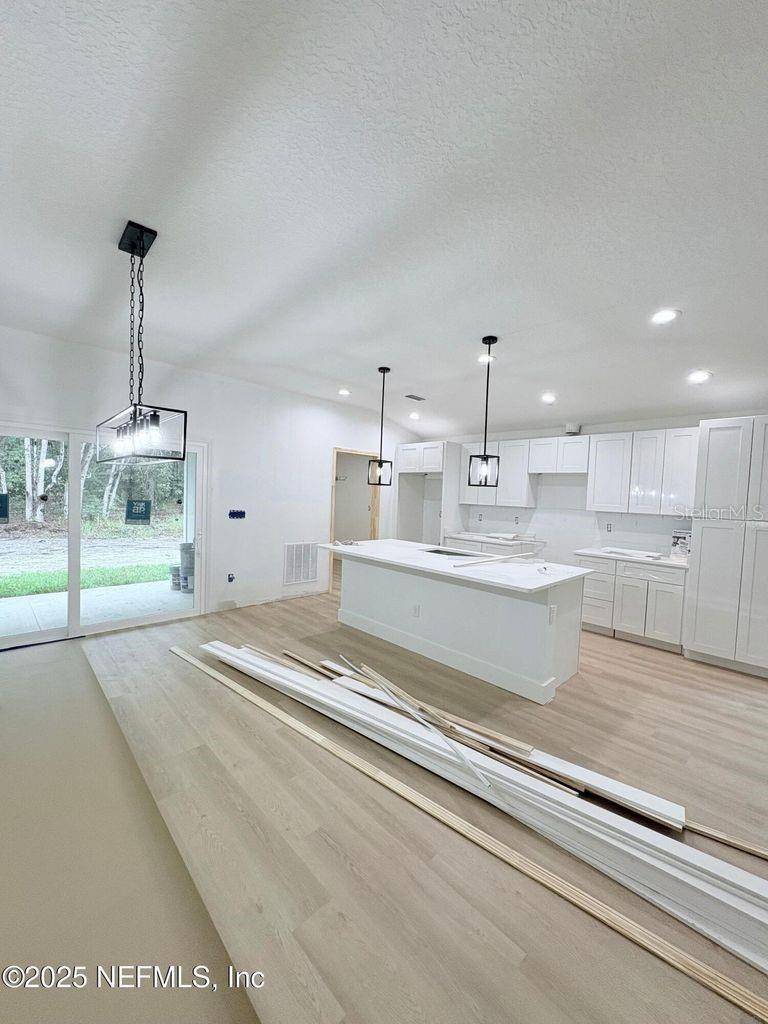 1264 CORAL FARMS RD, Florahome, FL 32140