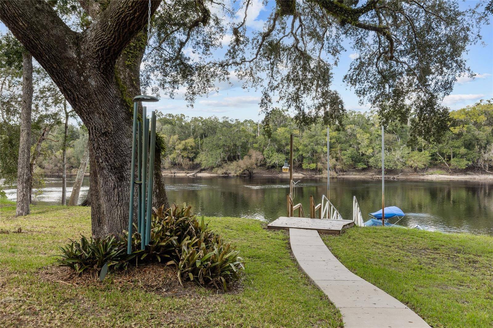 1069 SE SUWANNEE TRL, Branford, FL 32008