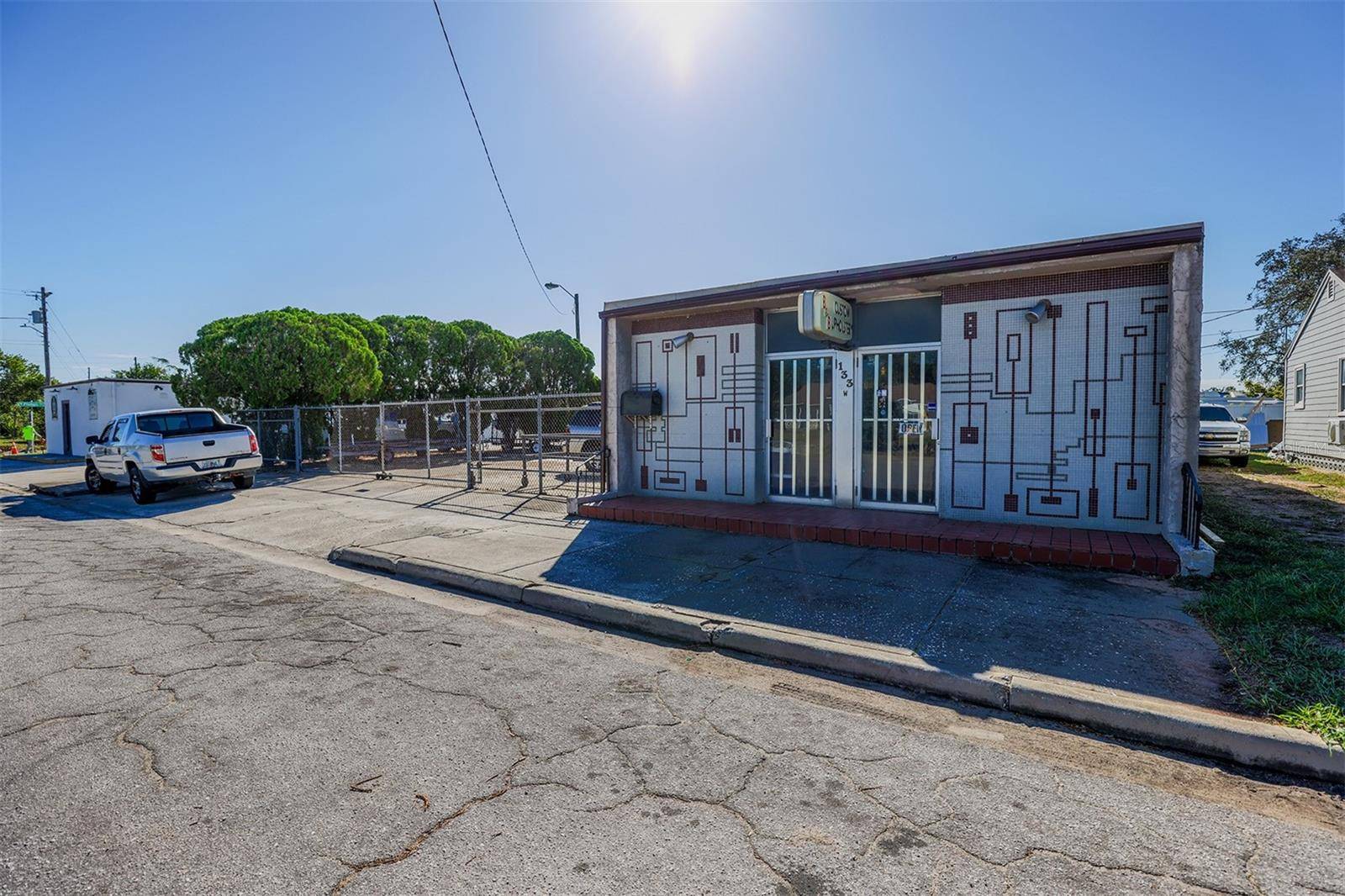 133 W STUART AVE, Lake Wales, FL 33853