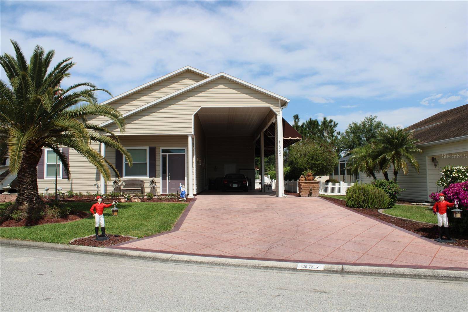 337 MOTORCOACH DR S, Polk City, FL 33868