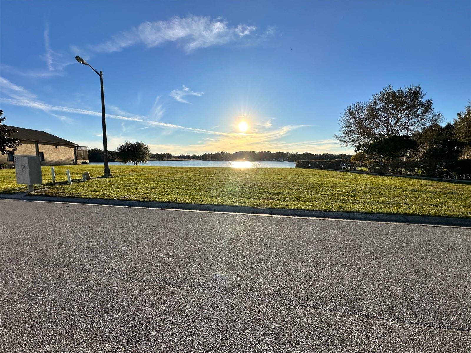 528 MEANDERING WAY, Polk City, FL 33868
