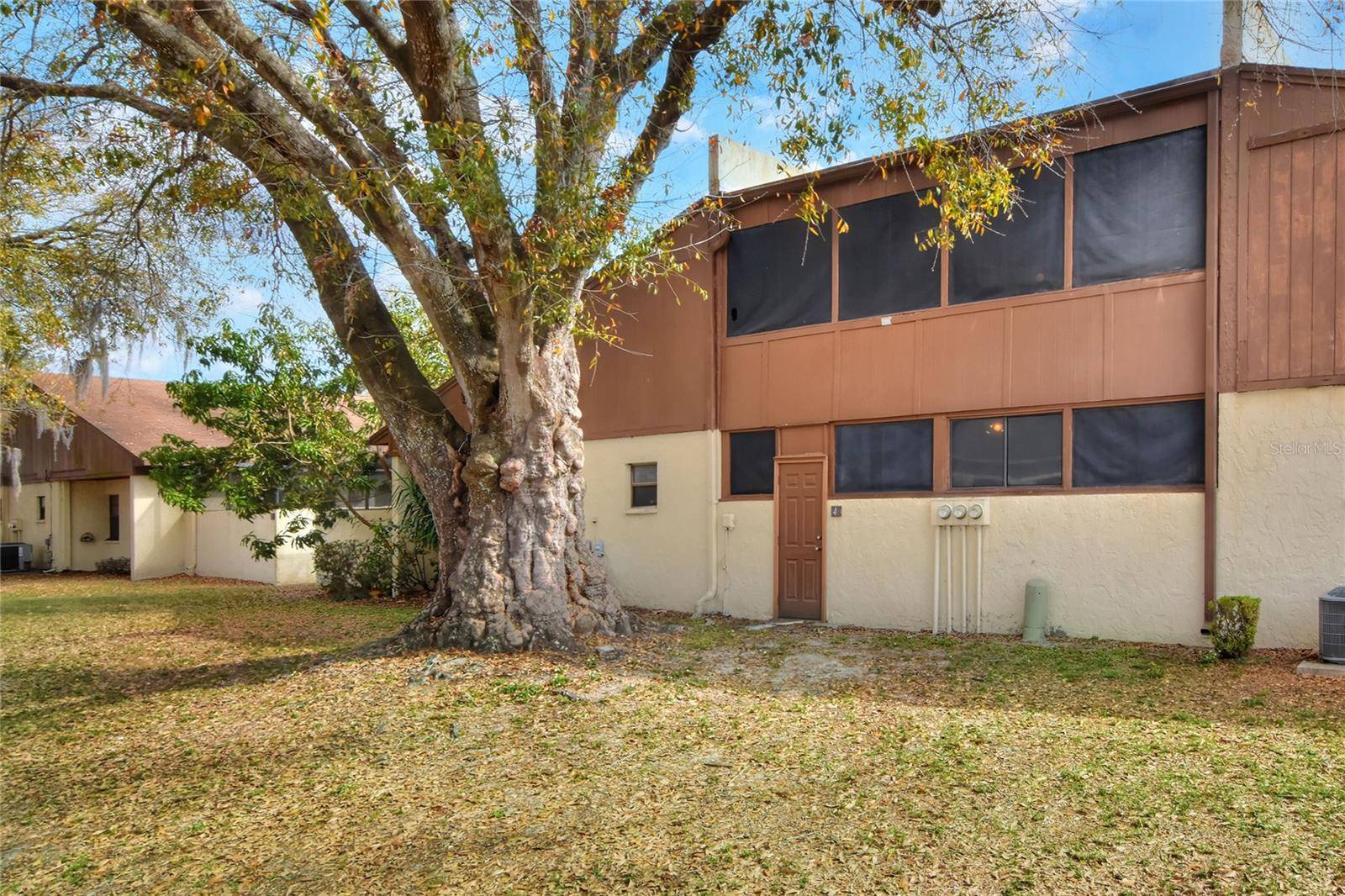 1880 N CRYSTAL LAKE DR #4, Lakeland, FL 33801
