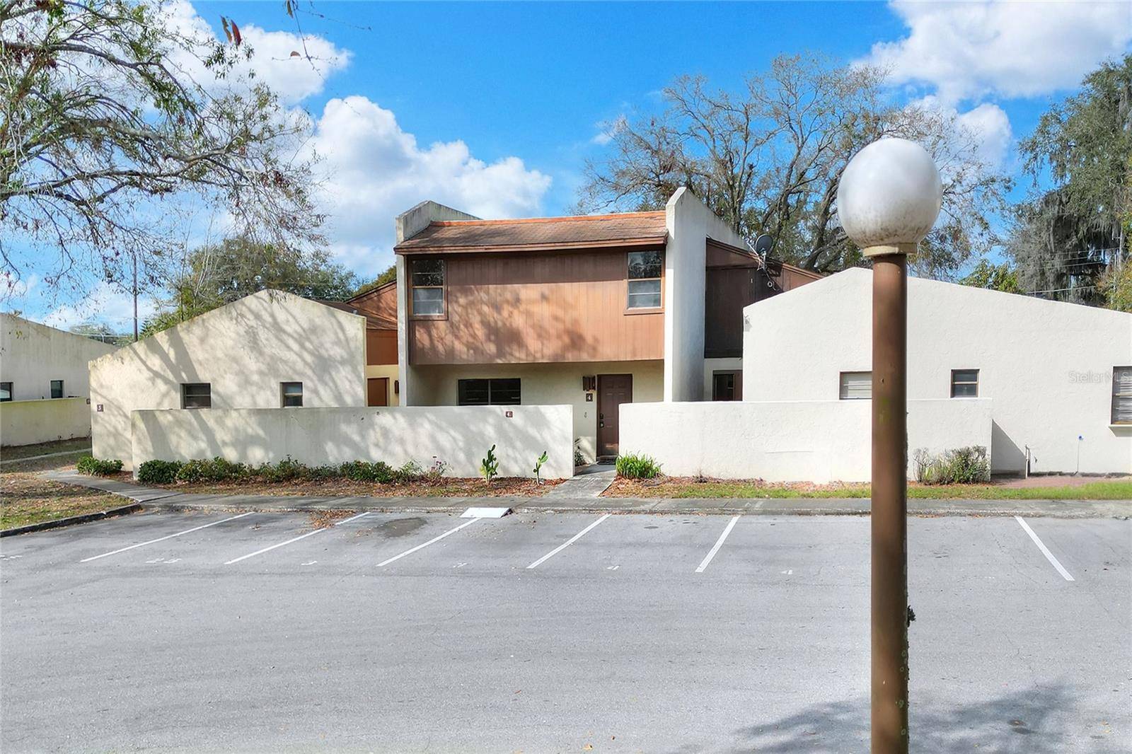 1880 N CRYSTAL LAKE DR #4, Lakeland, FL 33801