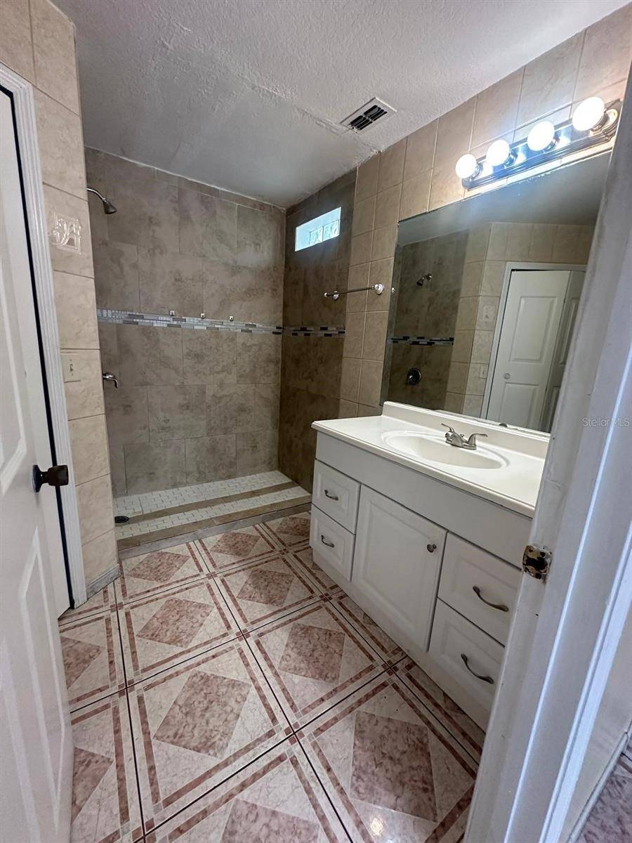 107 NICHOLSON DR, Davenport, FL 33837
