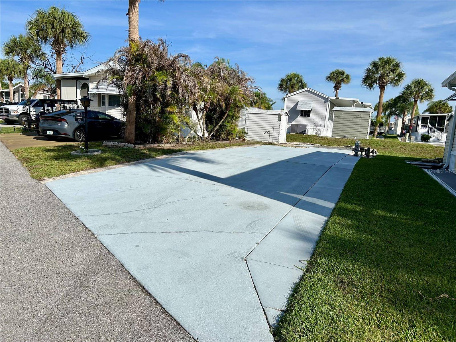 1112 FEATHER LN, Bowling Green, FL 33834
