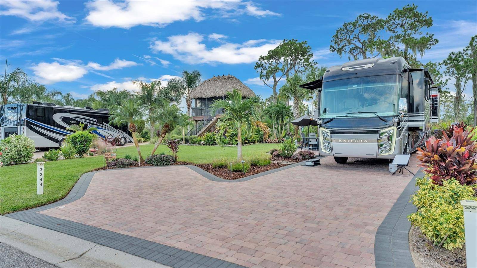 3244 FISH HAWK DR, Polk City, FL 33868