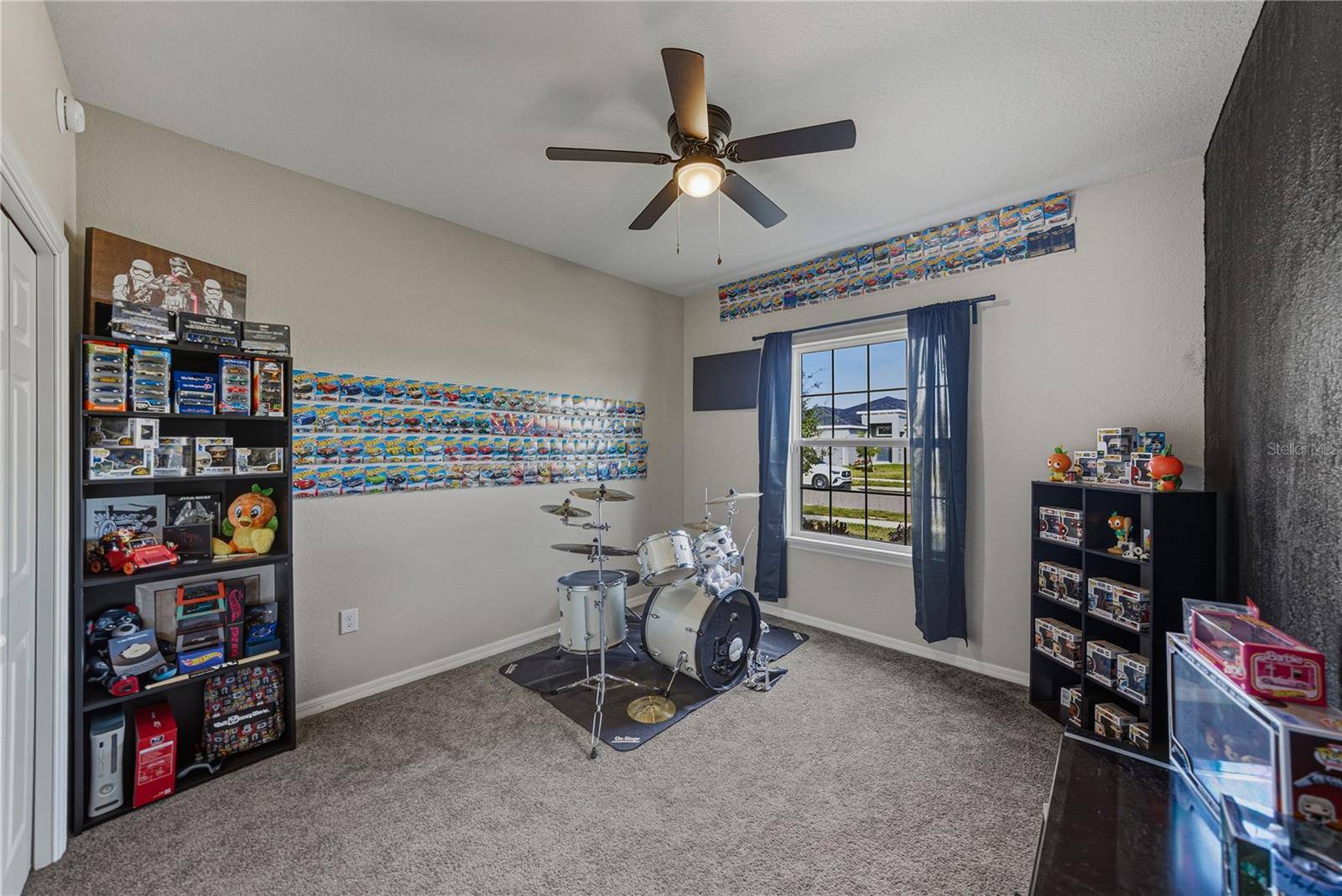 929 MONTGOMERY LN, Polk City, FL 33868