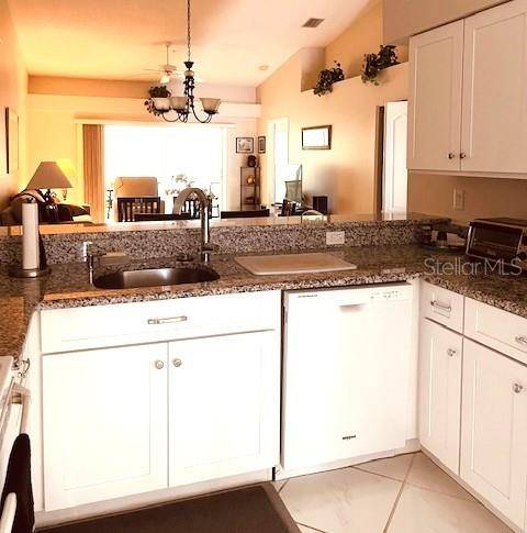 9480 HIGH GATE DR #2125, Sarasota, FL 34238