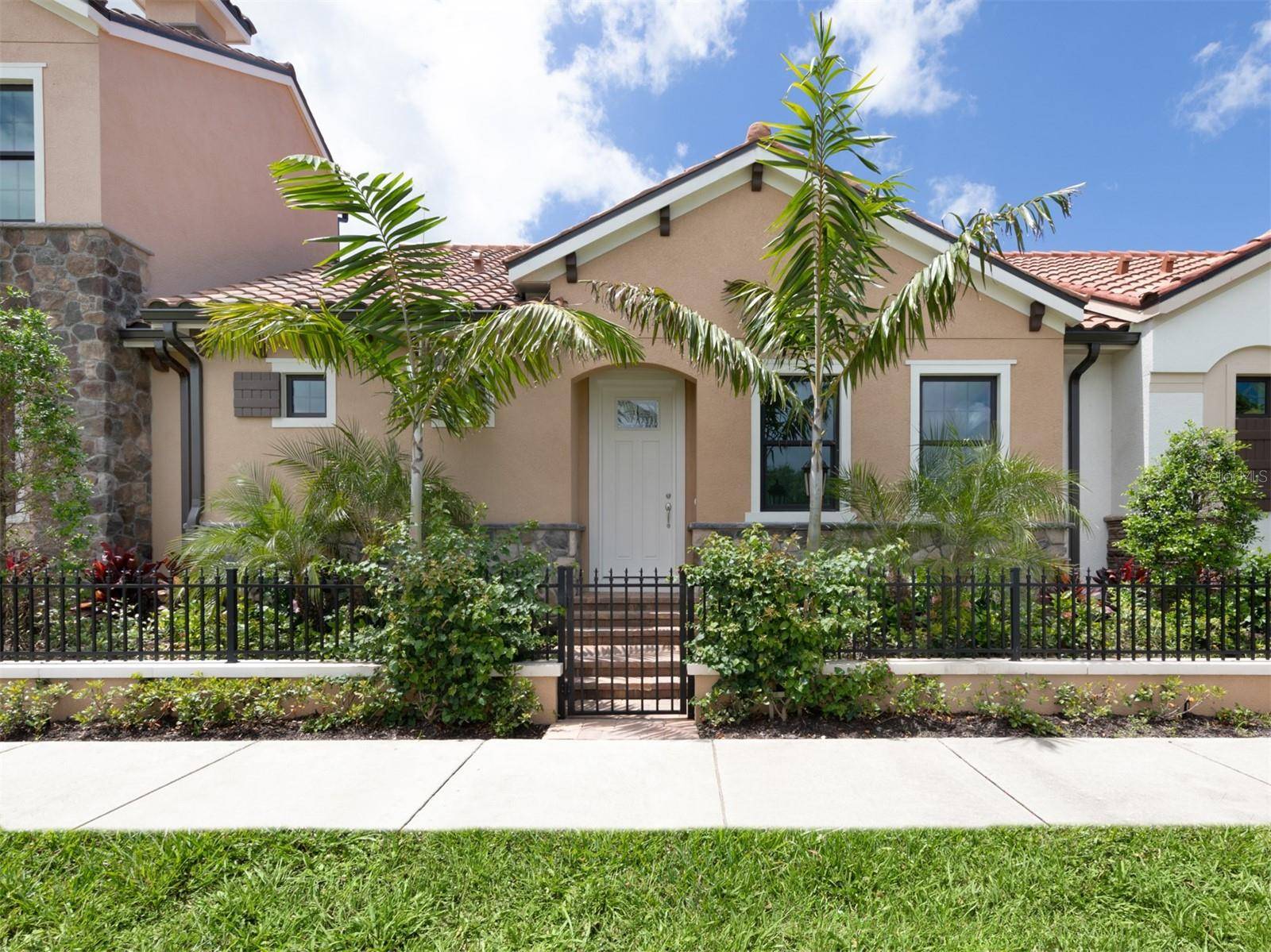 930 E VENICE AVE, Venice, FL 34285