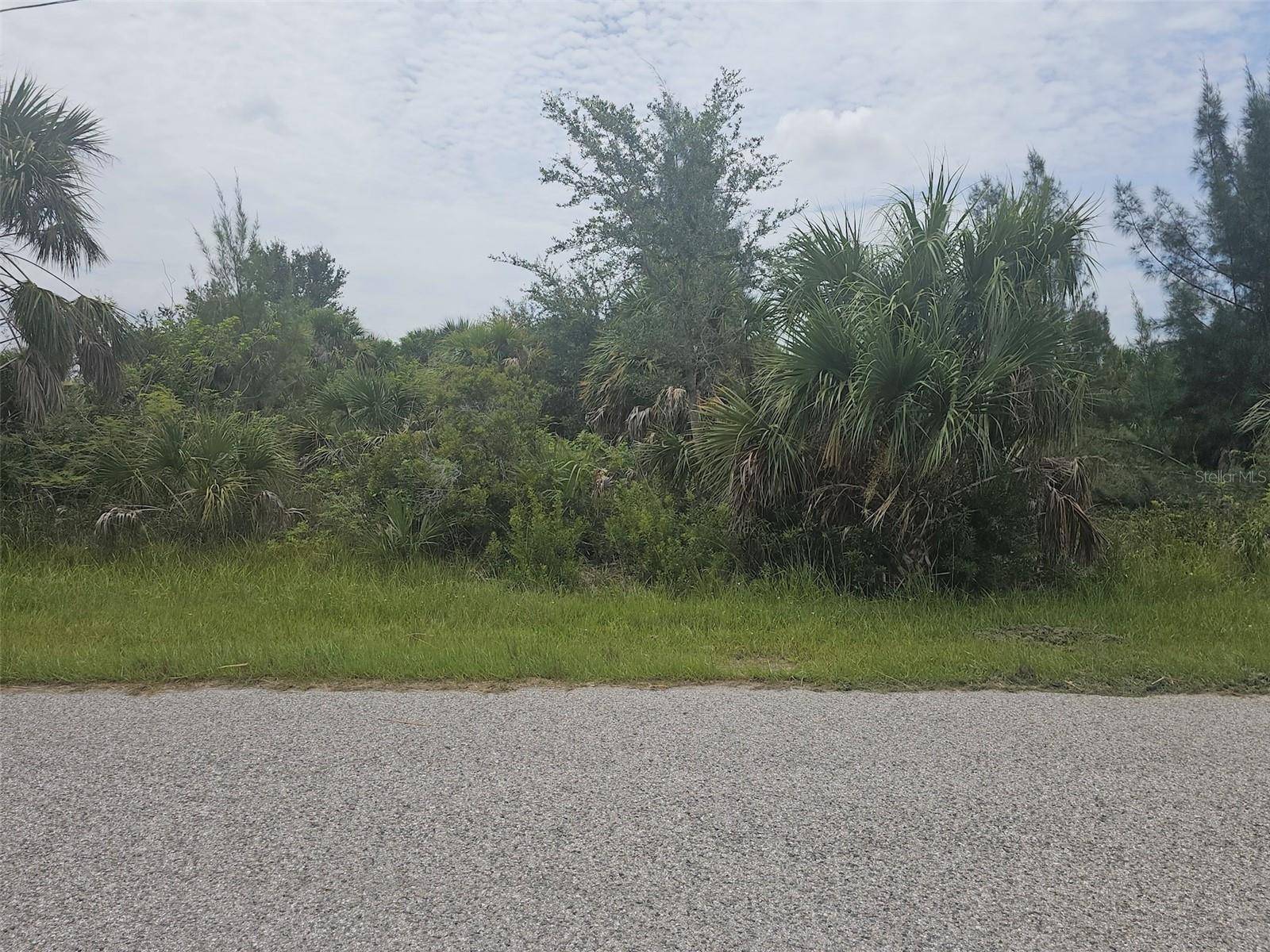 8233 ARLEWOOD CIR, Port Charlotte, FL 33981