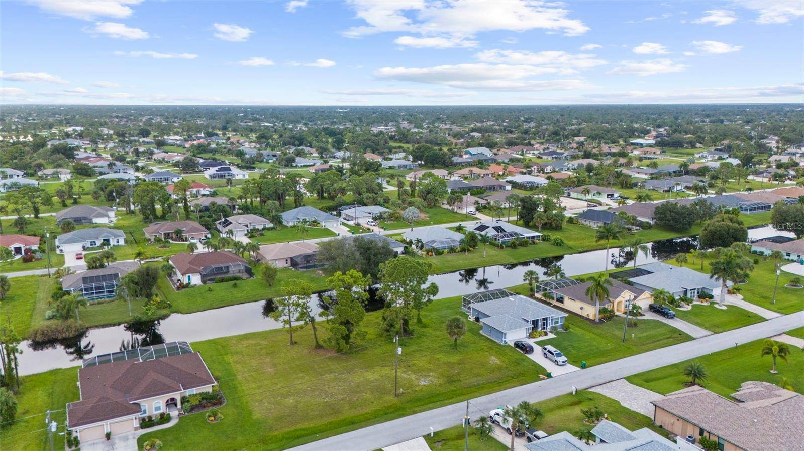 29 MARKER RD, Rotonda West, FL 33947