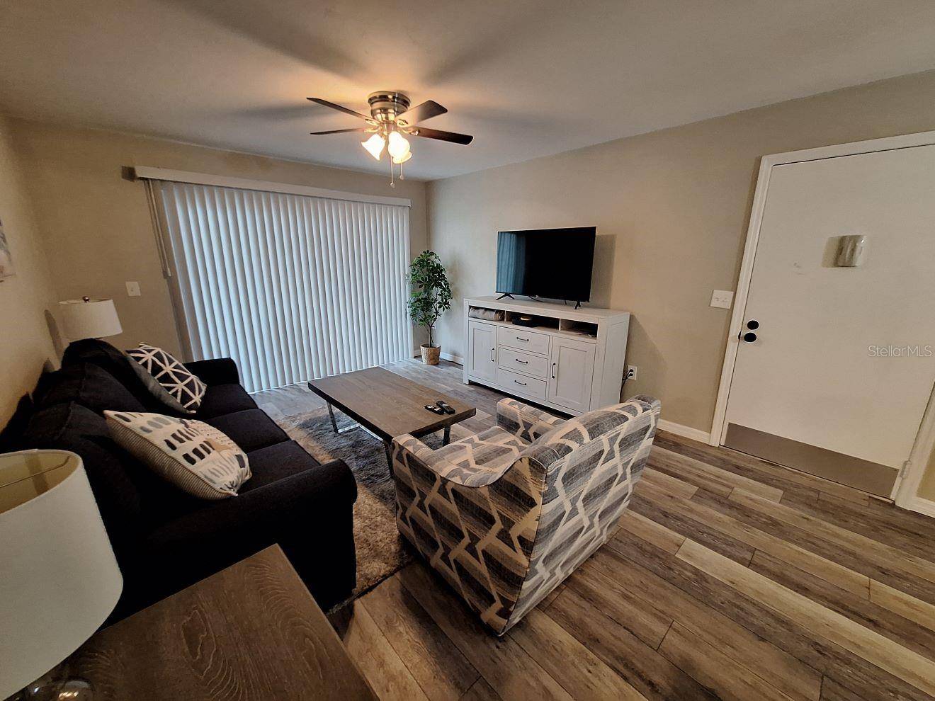 3255 BENEVA RD #102, Sarasota, FL 34232