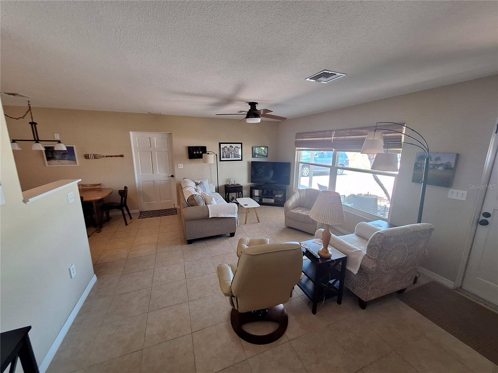 1541 CREST DR, Englewood, FL 34223