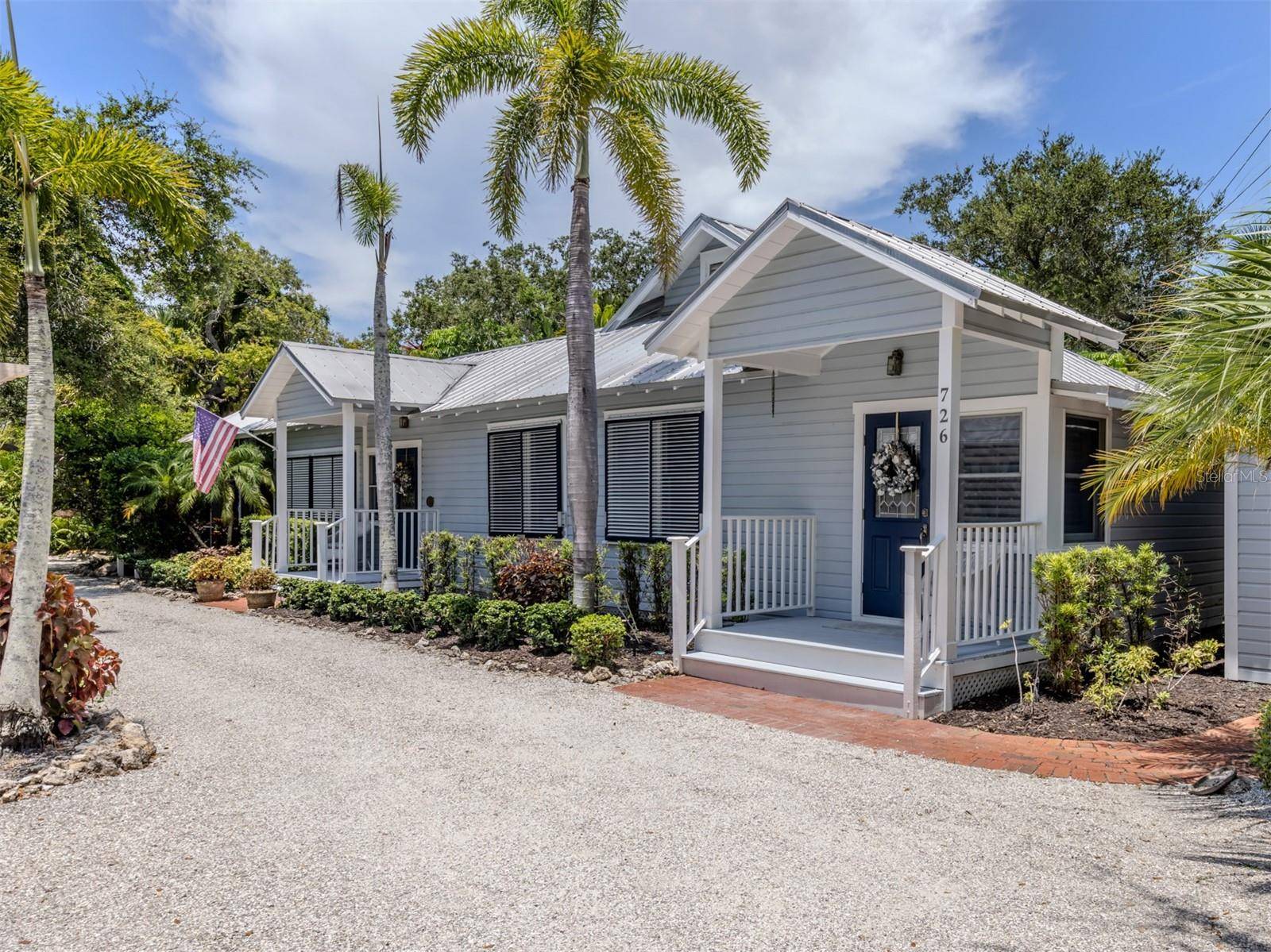 726 EAGLE POINT DR, Venice, FL 34285
