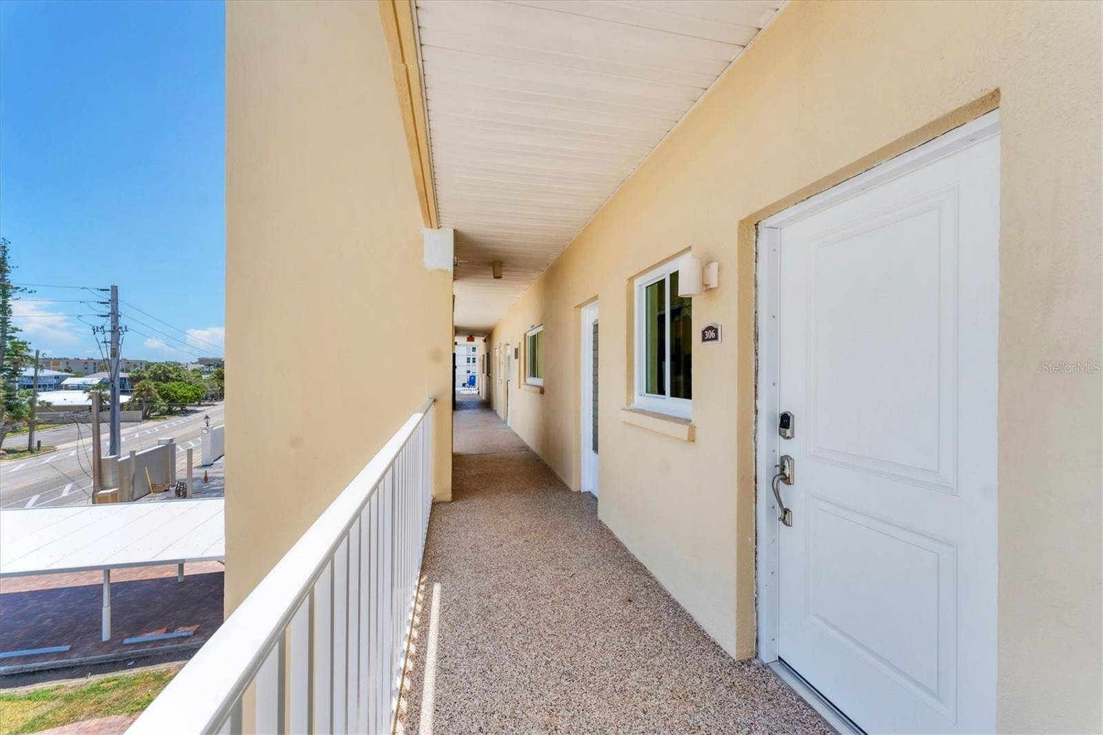 1200 TARPON CENTER DR #306, Venice, FL 34285