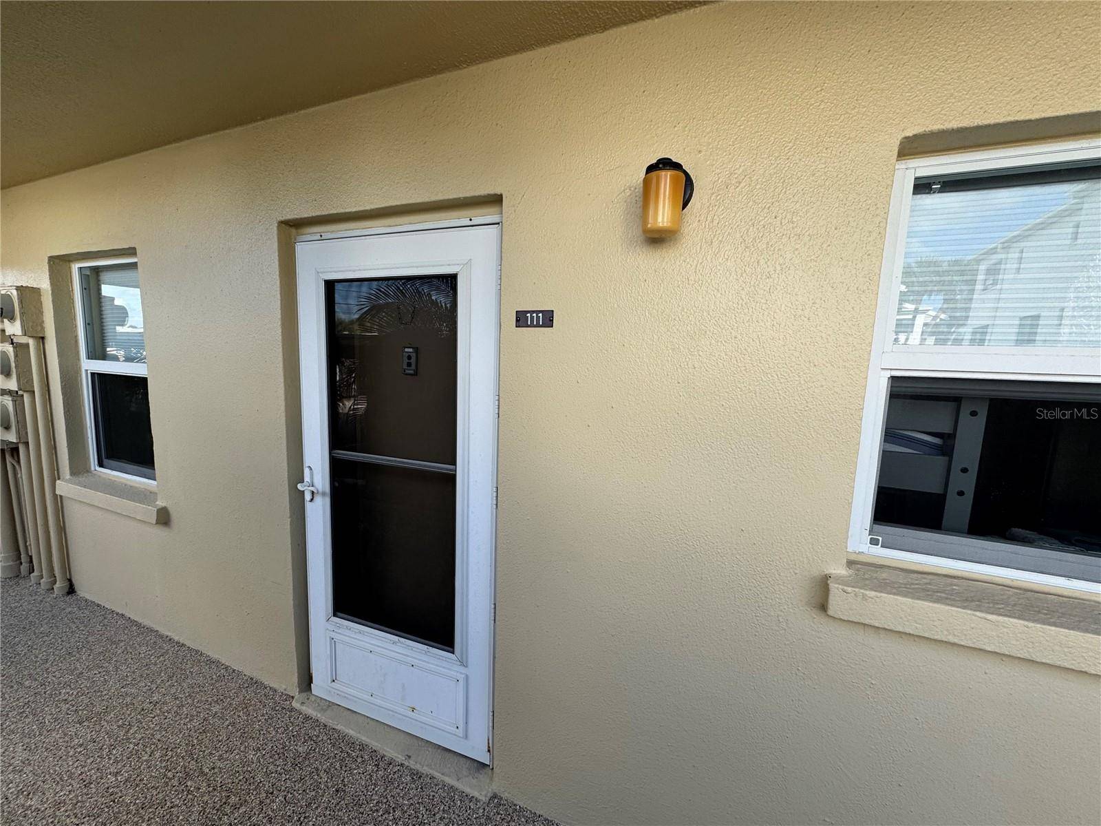 1400 TARPON CENTER DR #111, Venice, FL 34285
