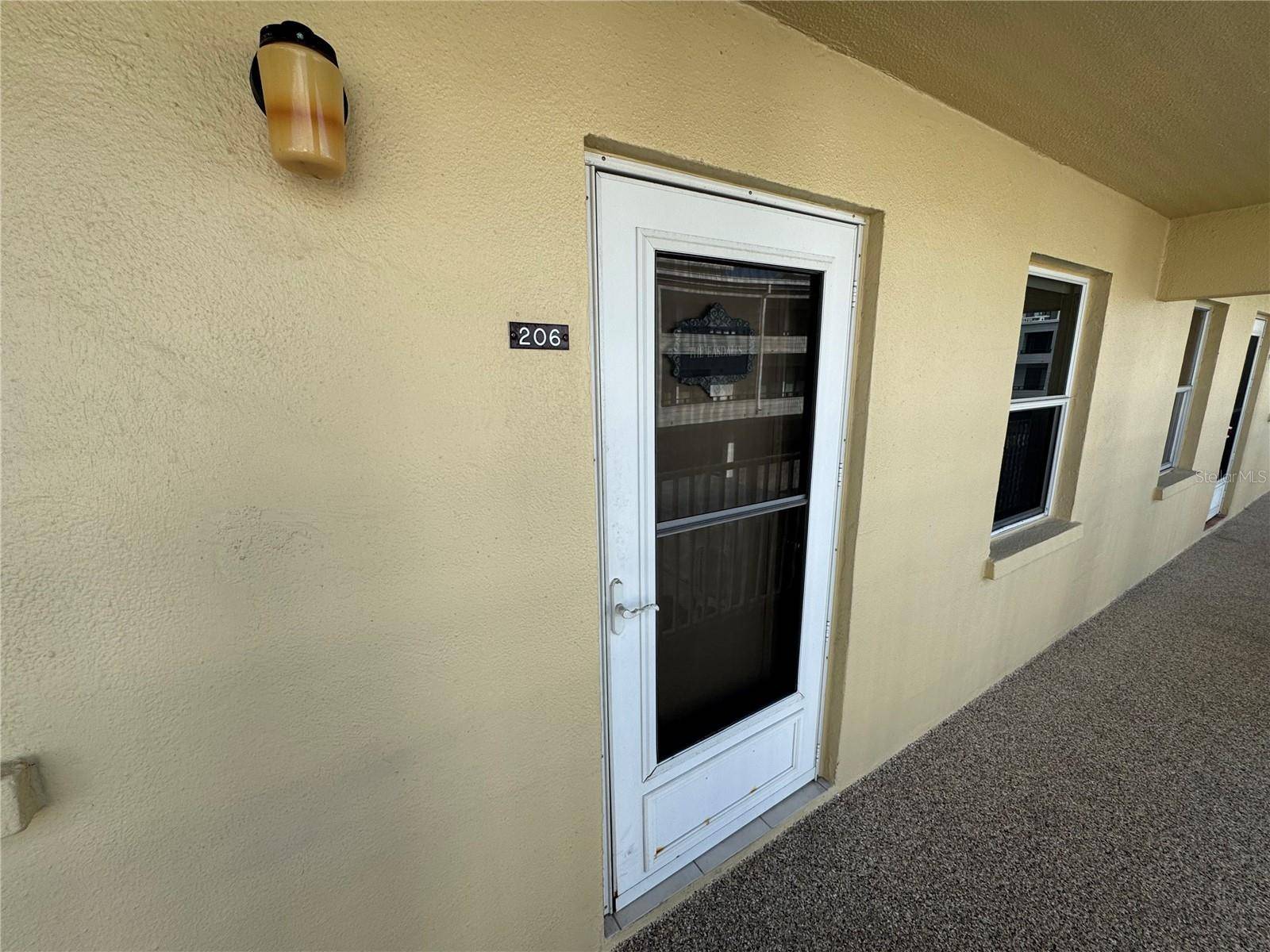 1400 TARPON CENTER DR #206, Venice, FL 34285