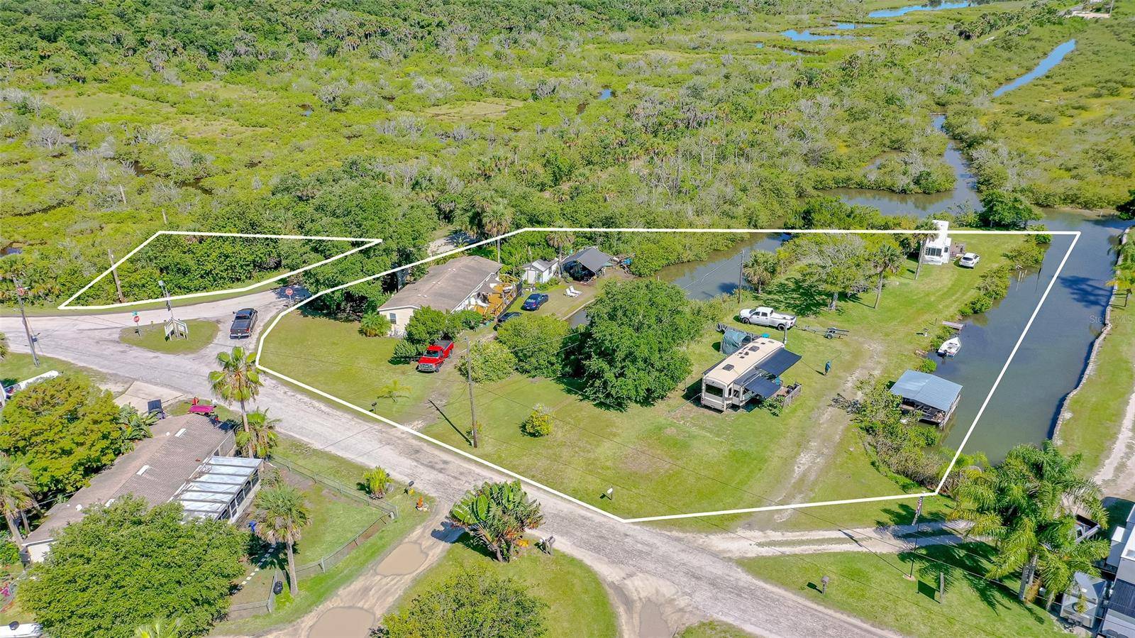 416 E Halifax AVE, Oak Hill, FL 32759