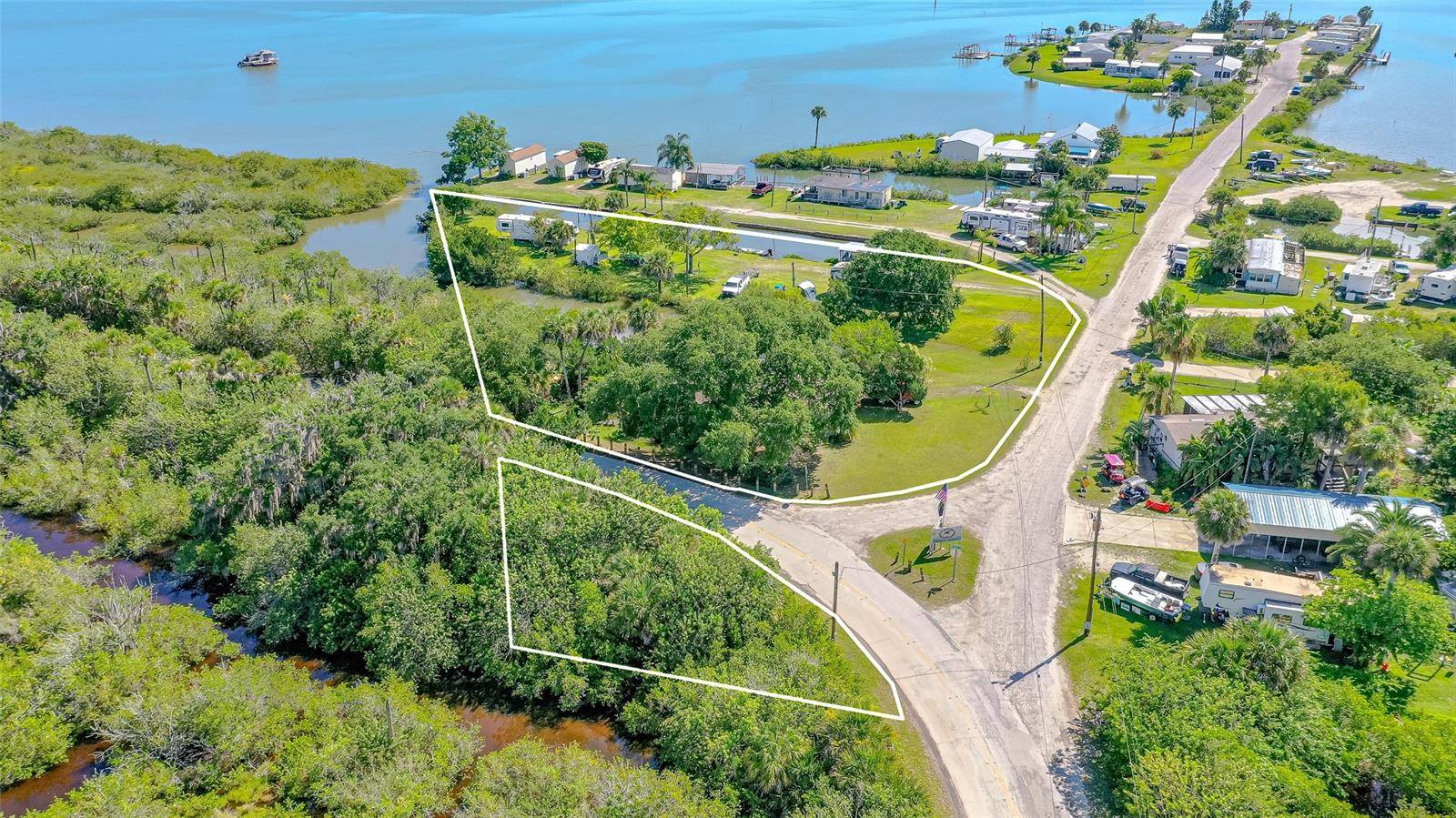 416 E Halifax AVE, Oak Hill, FL 32759