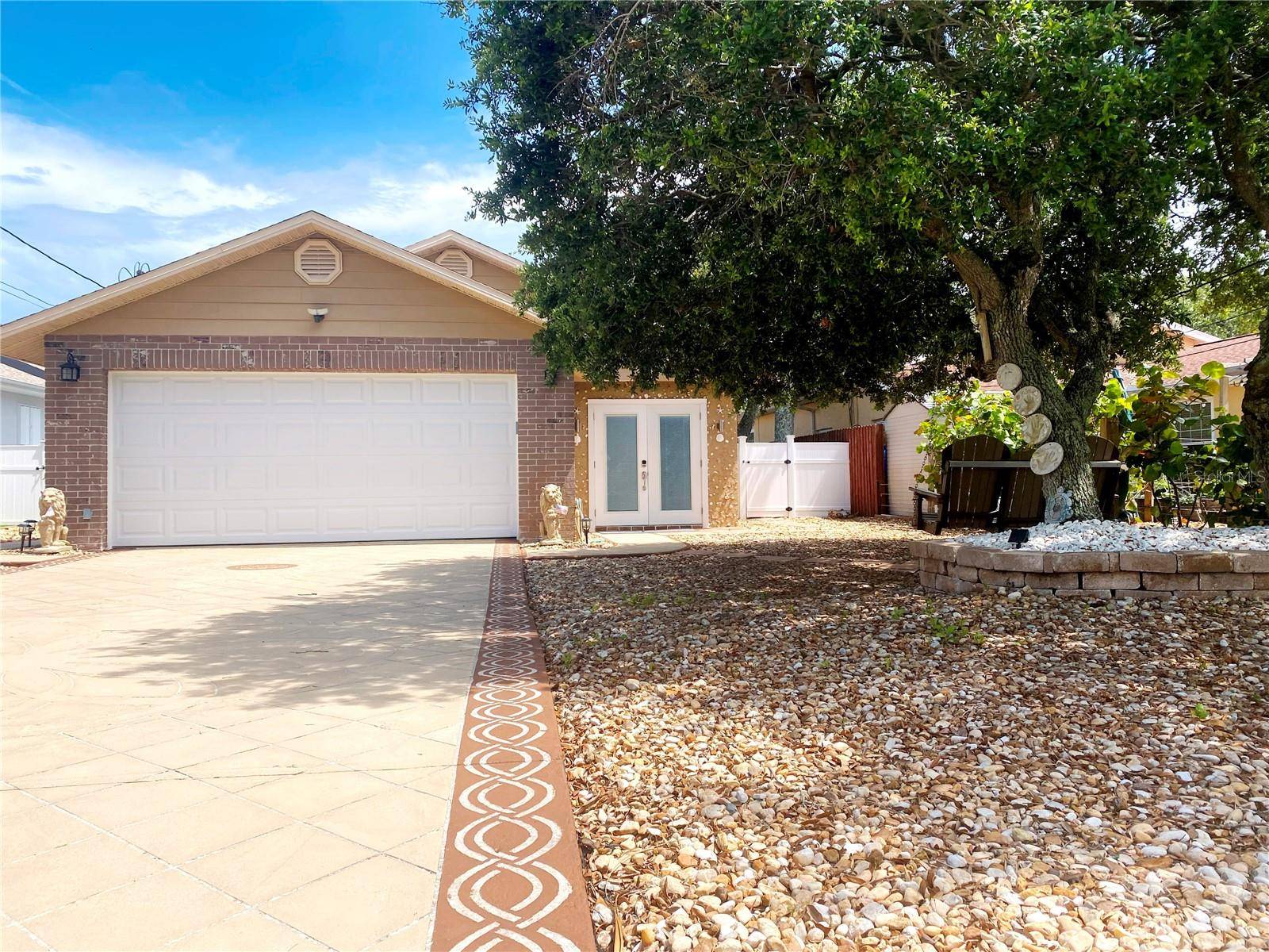 829 E 12TH AVE, New Smyrna Beach, FL 32169