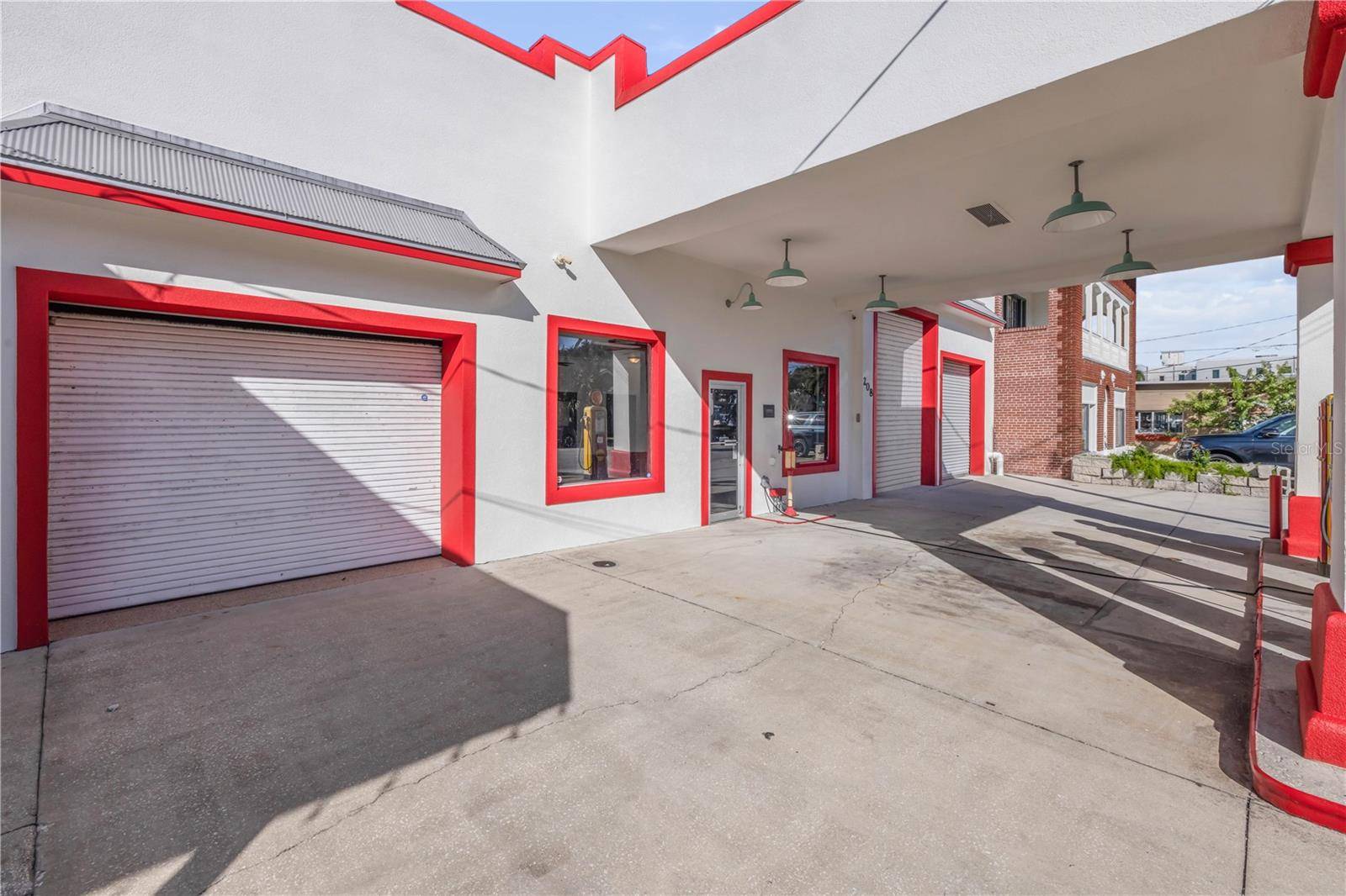 208 MAGNOLIA ST, New Smyrna Beach, FL 32168