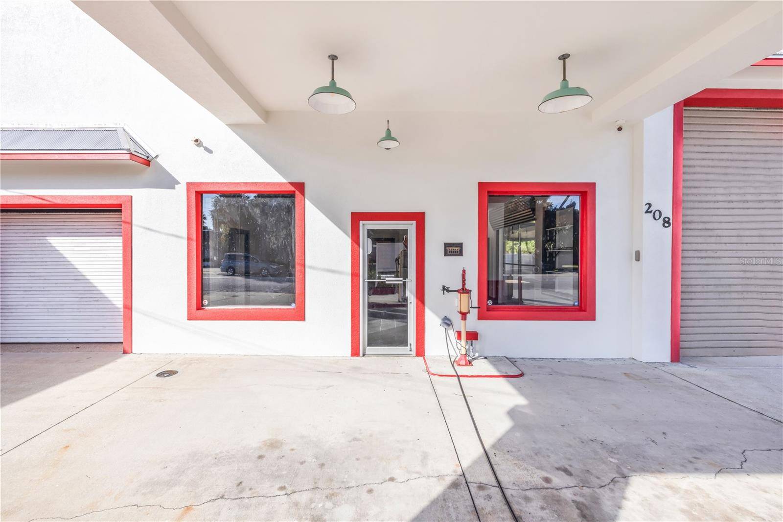 208 MAGNOLIA ST, New Smyrna Beach, FL 32168