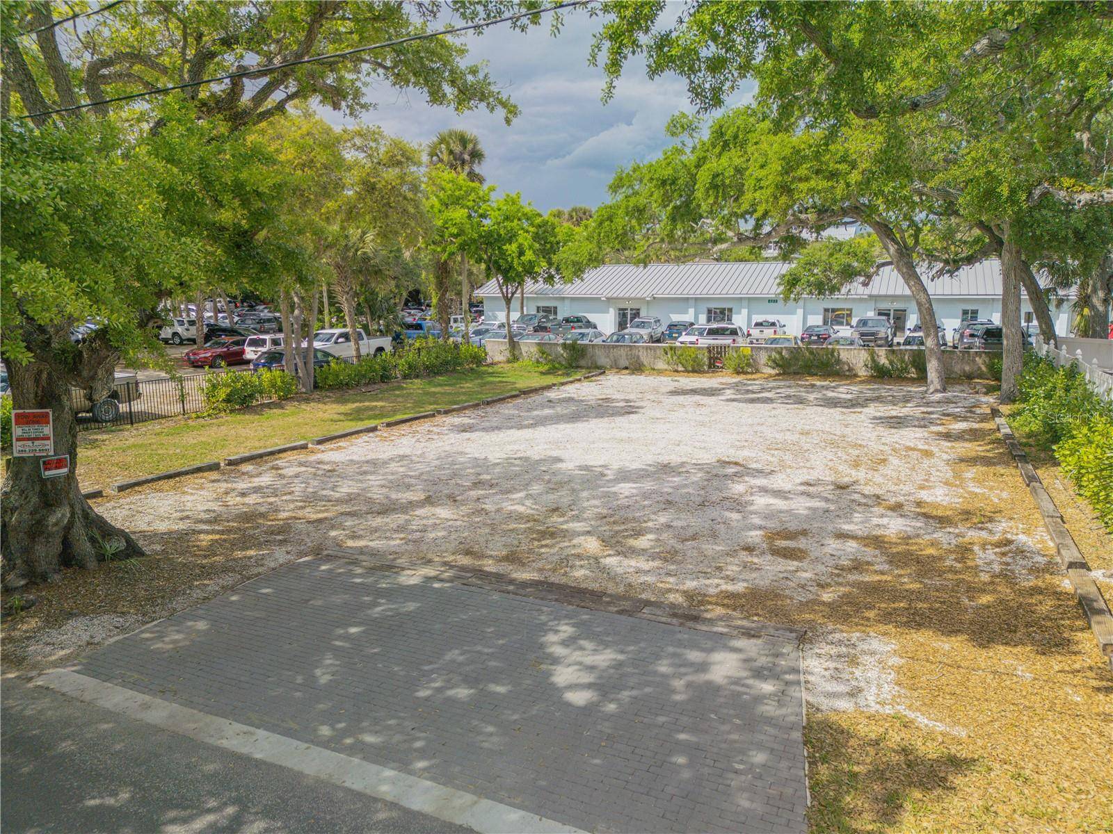 214 COLUMBUS AVE, New Smyrna Beach, FL 32169