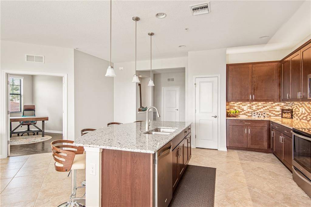23508 AWABUKI DR #202, Venice, FL 34293