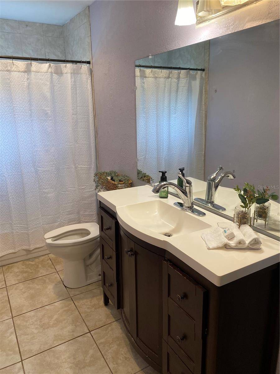 1023 W GORE ST W, Orlando, FL 32805
